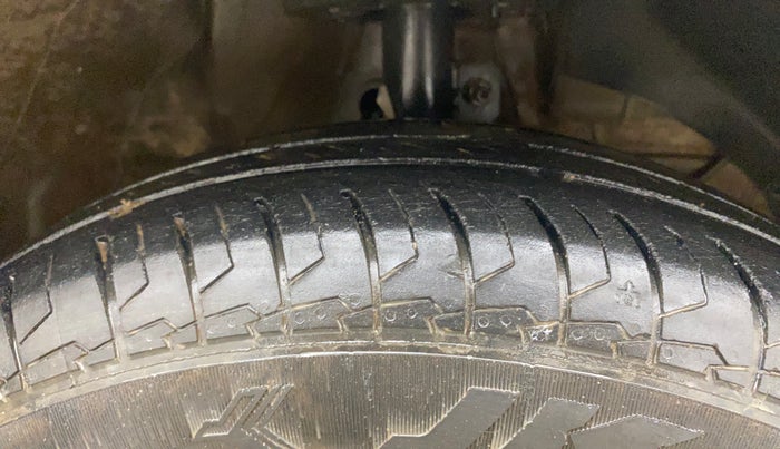 2022 Maruti Dzire VXI, Petrol, Manual, 63,989 km, Right Front Tyre Tread