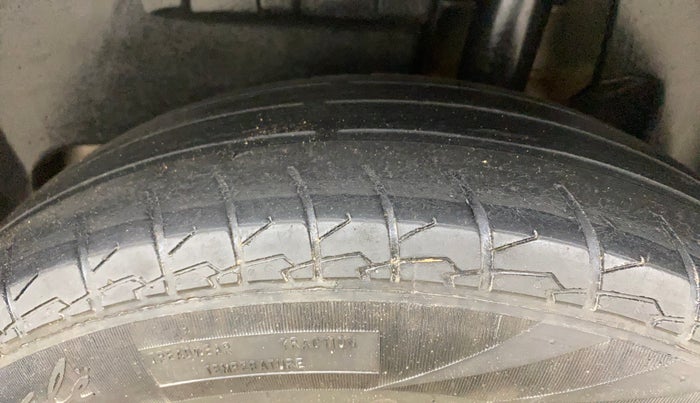 2022 Maruti Dzire VXI, Petrol, Manual, 63,989 km, Left Rear Tyre Tread