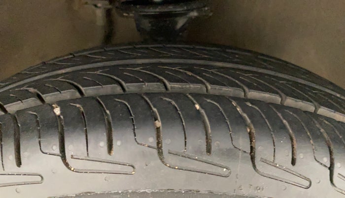 2017 Maruti Alto 800 VXI, Petrol, Manual, 99,056 km, Right Front Tyre Tread