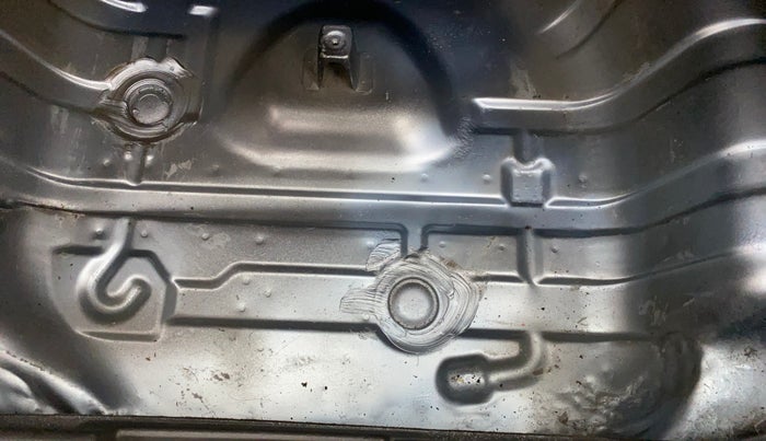 2017 Maruti Alto 800 VXI, Petrol, Manual, 99,056 km, Boot floor - Minor crack