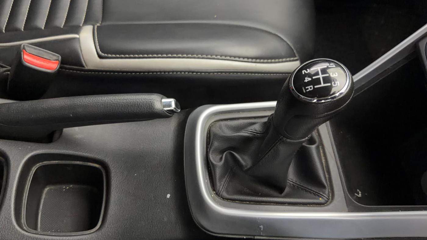 2022 Maruti S Cross ZETA 1.5, Petrol, Manual, 38,135 km, Gear Lever