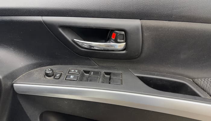 2022 Maruti S Cross ZETA 1.5, Petrol, Manual, 38,135 km, Driver Side Door Panels Control