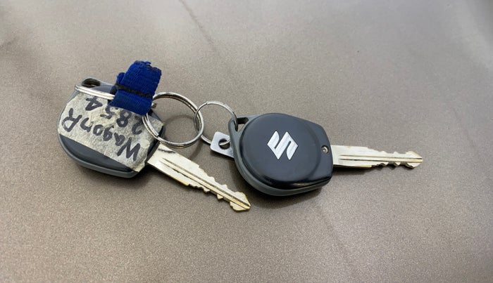 2016 Maruti Wagon R 1.0 VXI AMT, Petrol, Automatic, 15,536 km, Key Close Up