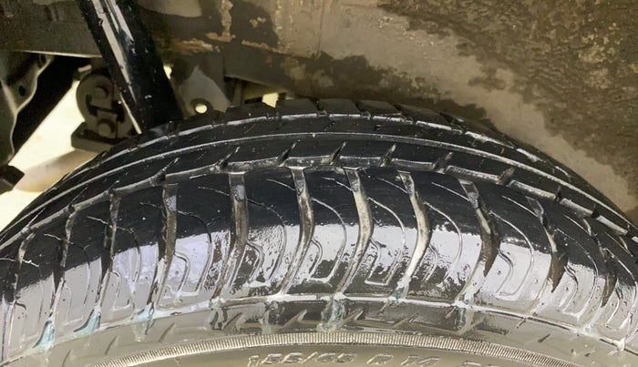 2016 Maruti Wagon R 1.0 VXI AMT, Petrol, Automatic, 15,536 km, Right Rear Tyre Tread