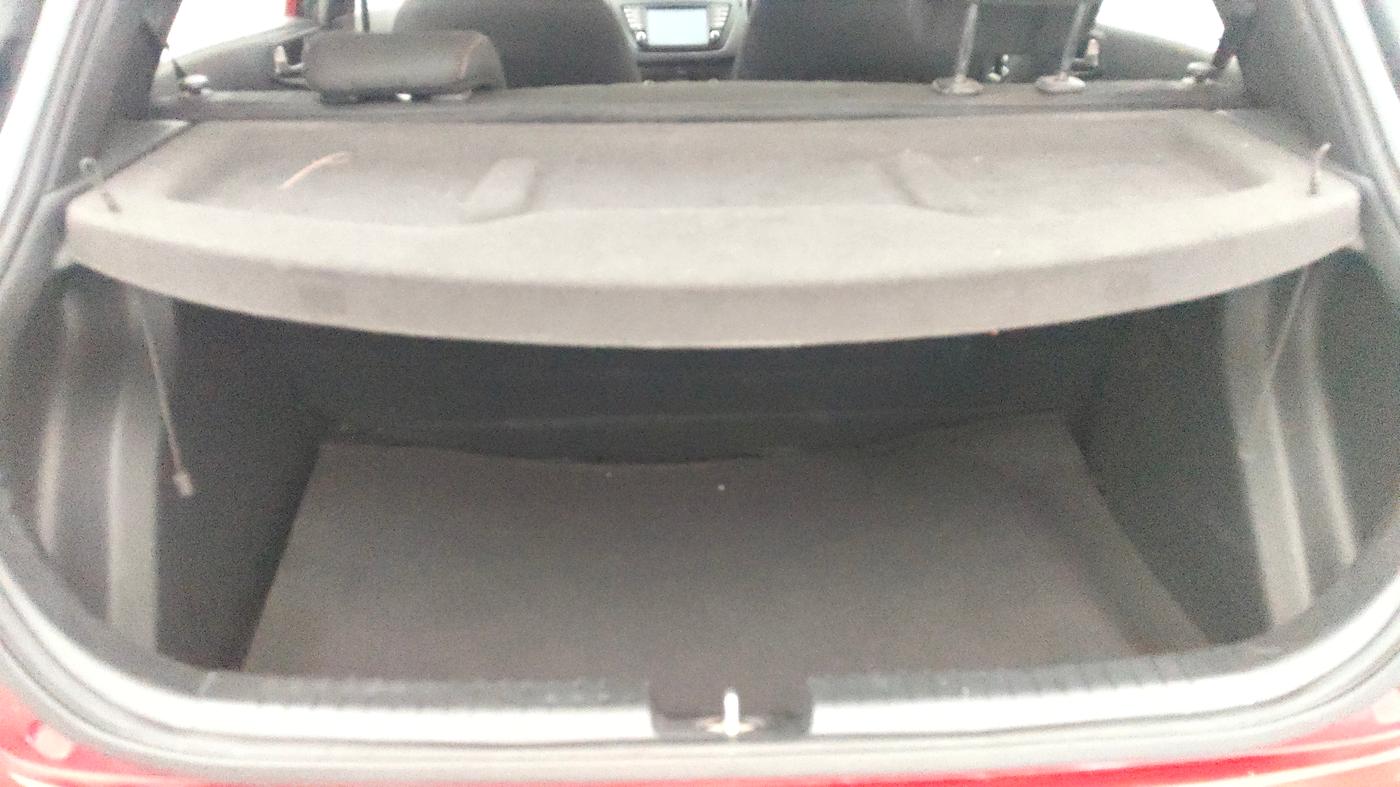 2017 Hyundai Elite i20 ASTA 1.2 DUAL TONE, Petrol, Manual, 32,562 km, Boot Inside
