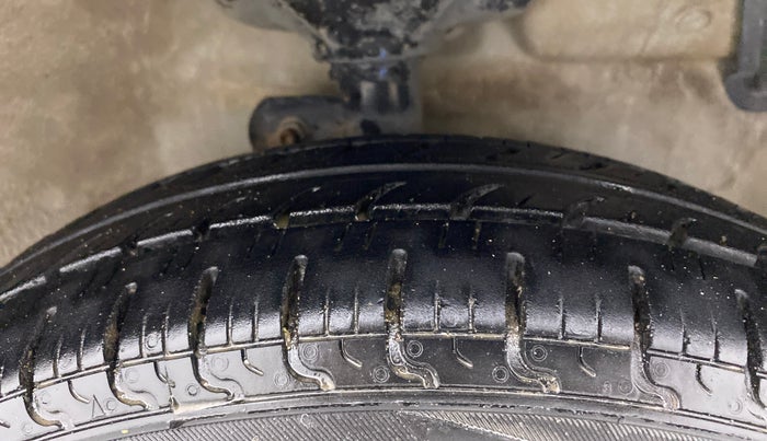 2012 Maruti A Star VXI (ABS) AT, Petrol, Automatic, 26,789 km, Right Front Tyre Tread