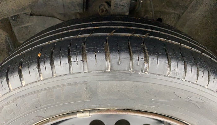 2015 Honda City SV MT PETROL, Petrol, Manual, 32,935 km, Left Front Tyre Tread