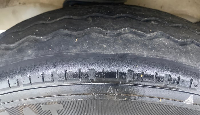 2019 Maruti Eeco 5 STR WITH AC PLUSHTR, Petrol, Manual, 1 km, Left Front Tyre Tread