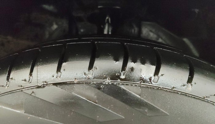 2017 Ford Figo Aspire TITANIUM 1.2 PETROL, Petrol, Manual, 42,612 km, Right Front Tyre Tread