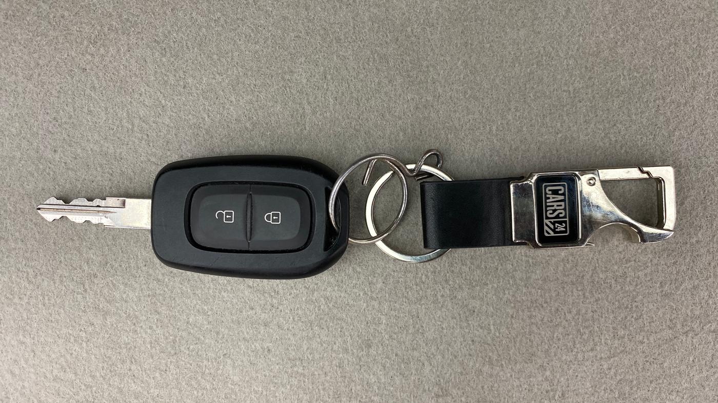 2016 Renault Duster RXZ AMT 110 PS, Diesel, Automatic, 74,494 km, Key Close Up