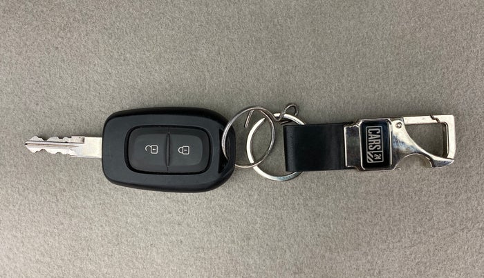 2016 Renault Duster RXZ AMT 110 PS, Diesel, Automatic, 74,494 km, Key Close Up