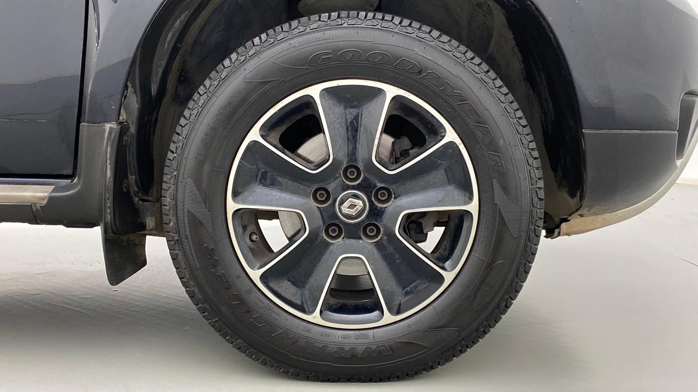 2016 Renault Duster RXZ AMT 110 PS, Diesel, Automatic, 74,494 km, Right Front Wheel