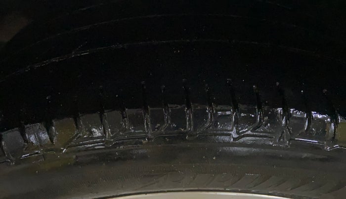 2018 Hyundai Verna 1.6 VTVT SX, Petrol, Manual, 75,728 km, Right Rear Tyre Tread