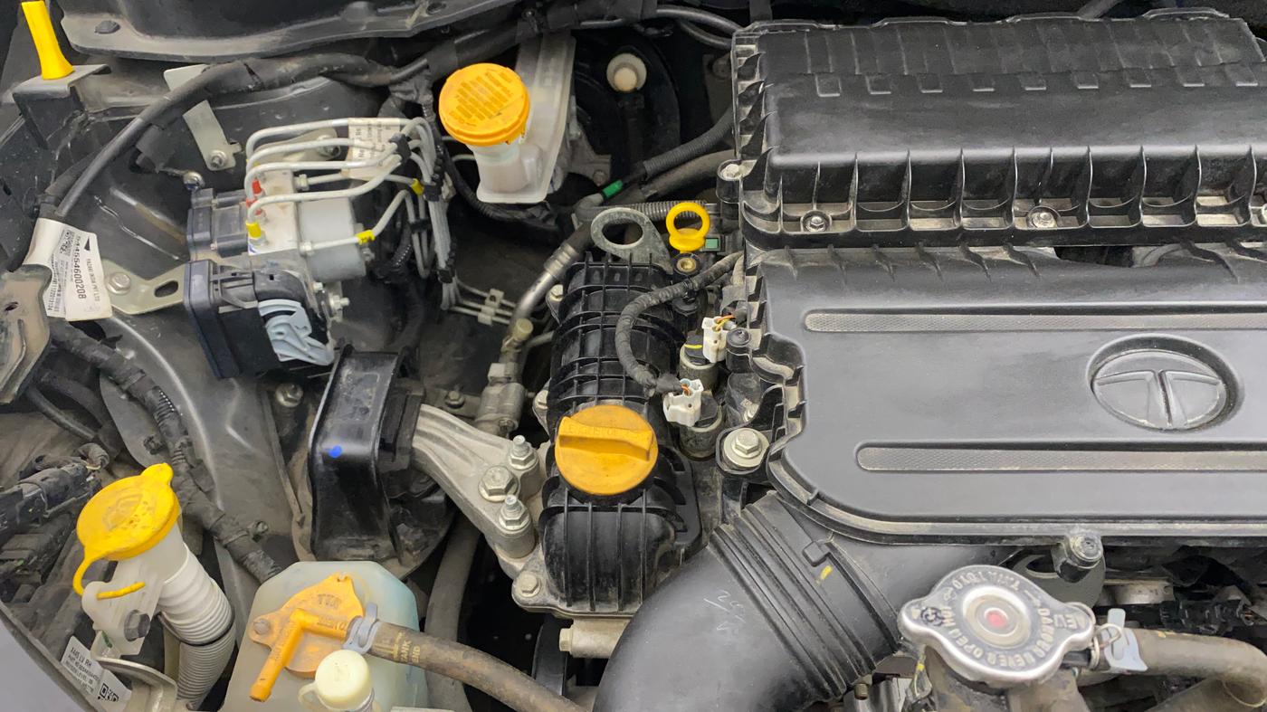 2022 Tata PUNCH PURE MT, Petrol, Manual, 18,807 km, Engine View - Right