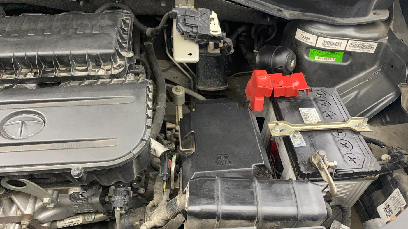 2022 Tata PUNCH PURE MT, Petrol, Manual, 18,807 km, Engine View - Left