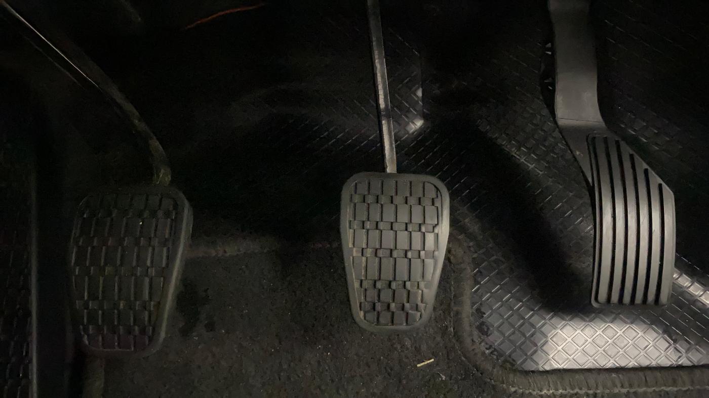 2022 Tata PUNCH PURE MT, Petrol, Manual, 18,807 km, Pedals