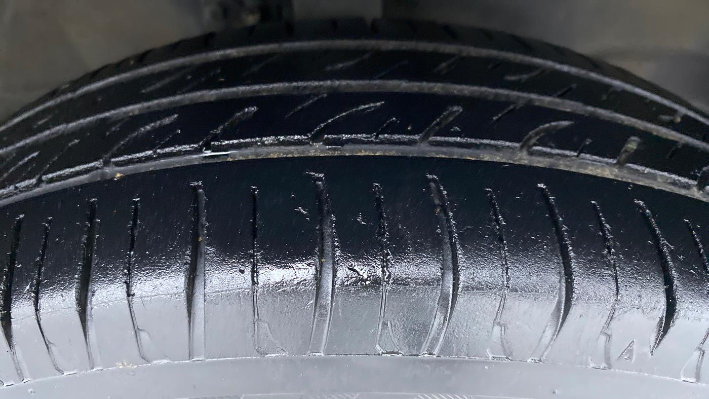 2014 Maruti Wagon R 1.0 VXI, Petrol, Manual, 48,152 km, Right Front Tyre Tread