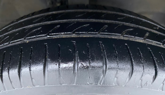 2014 Maruti Wagon R 1.0 VXI, Petrol, Manual, 48,152 km, Right Front Tyre Tread