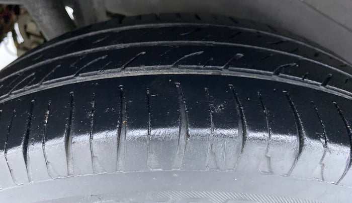2014 Maruti Wagon R 1.0 VXI, Petrol, Manual, 48,152 km, Right Rear Tyre Tread