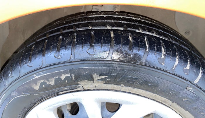 2017 Hyundai Grand i10 SPORTZ 1.2 KAPPA VTVT, Petrol, Manual, 35,519 km, Right Front Tyre Tread