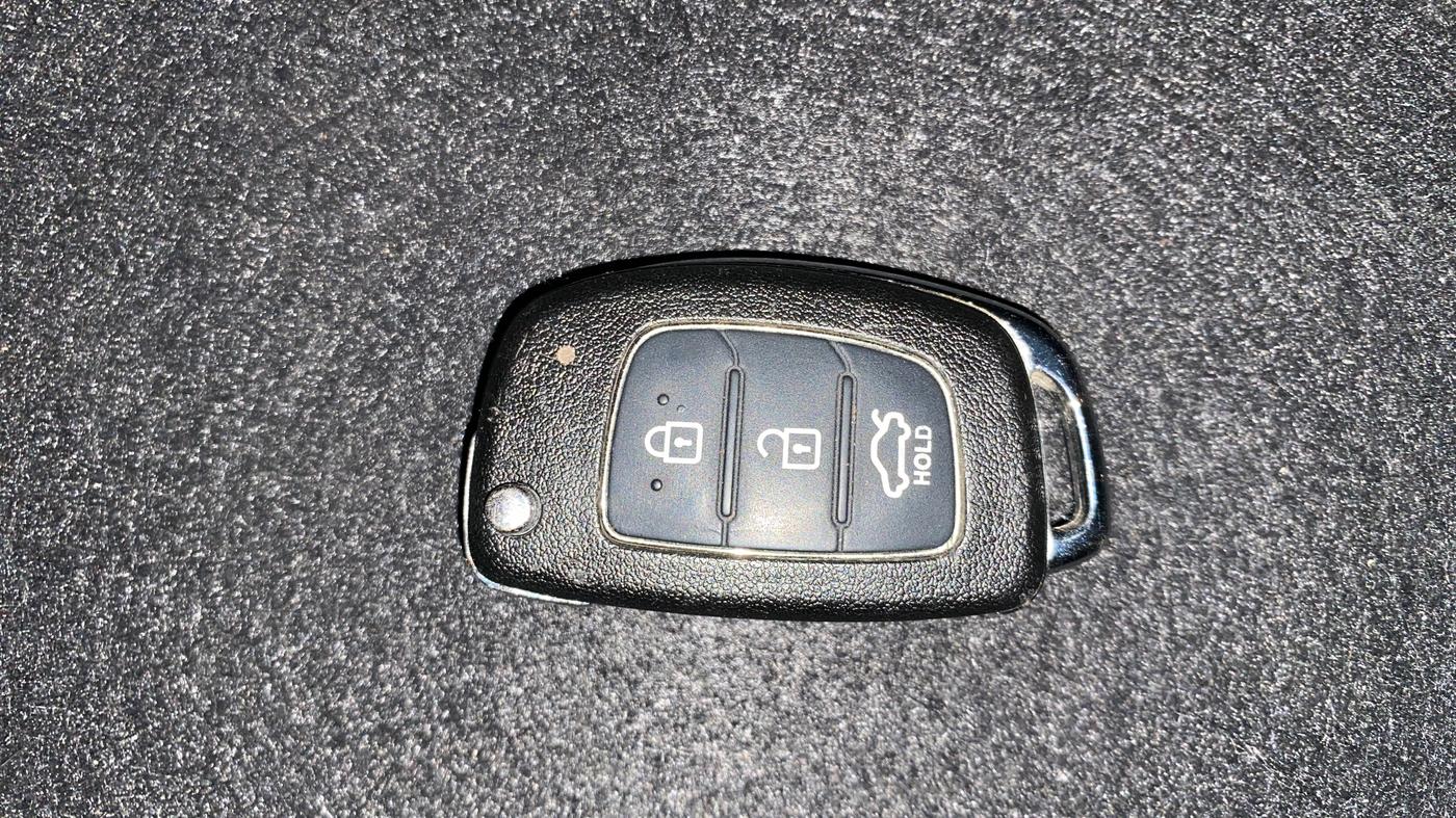 2015 Hyundai Xcent S 1.2, Petrol, Manual, 20,372 km, Key Close Up