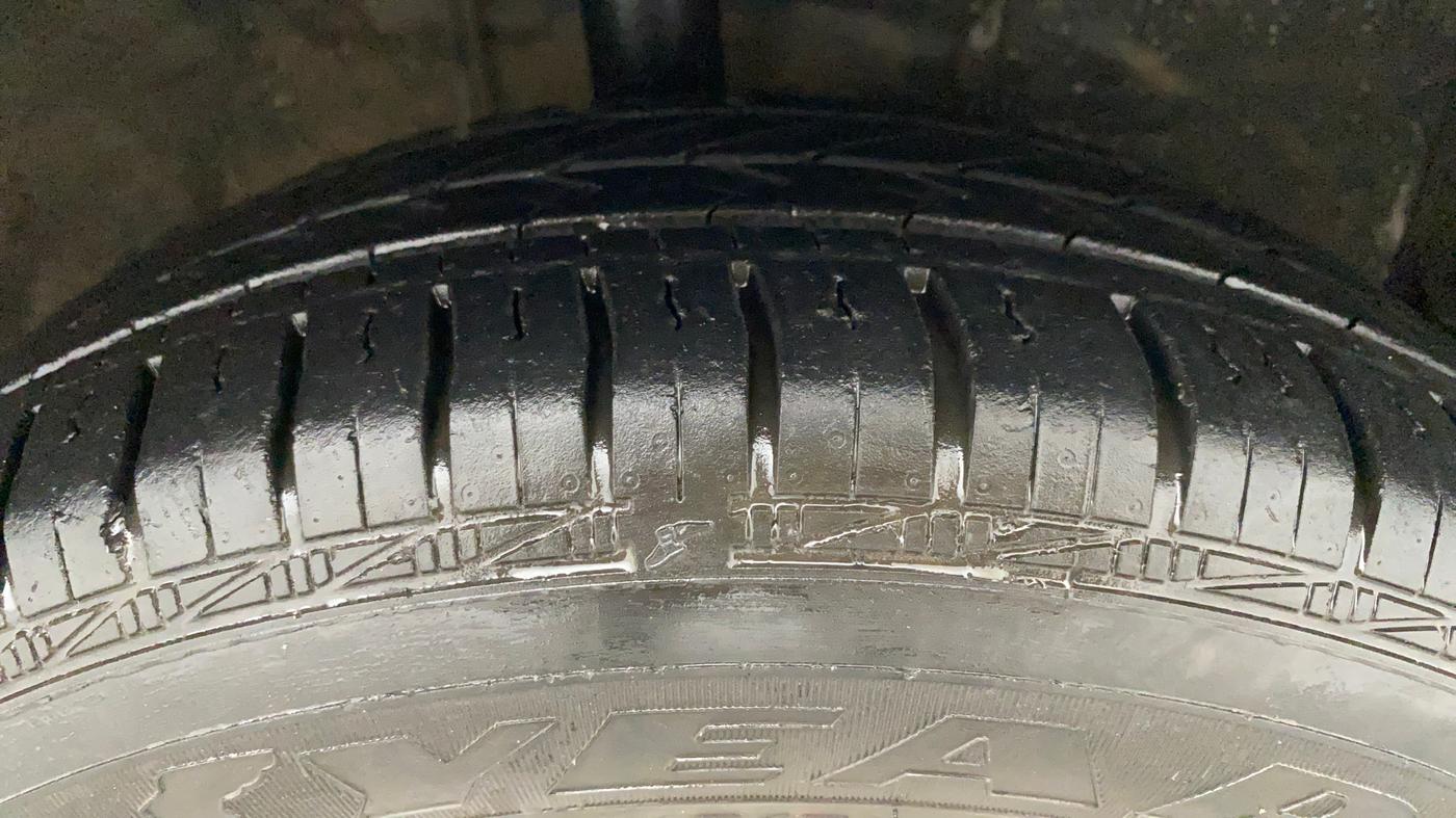2011 Toyota Etios G SP, Petrol, Manual, 88,554 km, Right Front Tyre Tread
