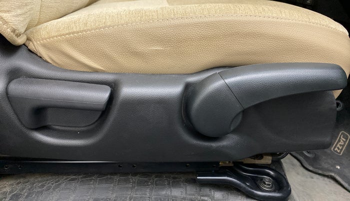 2018 Honda Jazz 1.2 V MT, Petrol, Manual, 24,915 km, Driver Side Adjustment Panel