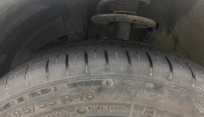 2024 Maruti Baleno ZETA PETROL 1.2, Petrol, Manual, 52,017 km, Left Front Tyre Tread
