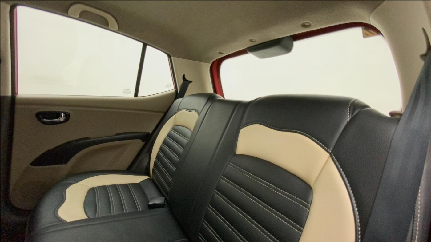 2013 Hyundai i10 MAGNA 1.2, Petrol, Manual, 1,03,800 km, Right Side Rear Door Cabin