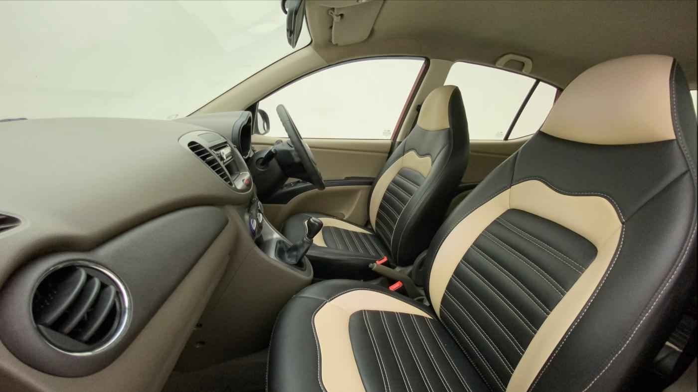 2013 Hyundai i10 MAGNA 1.2, Petrol, Manual, 1,03,800 km, Right Side Front Door Cabin