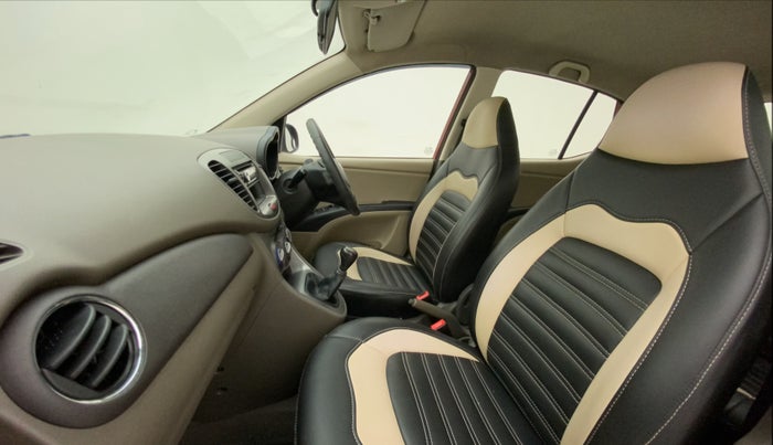 2013 Hyundai i10 MAGNA 1.2, Petrol, Manual, 1,03,800 km, Right Side Front Door Cabin