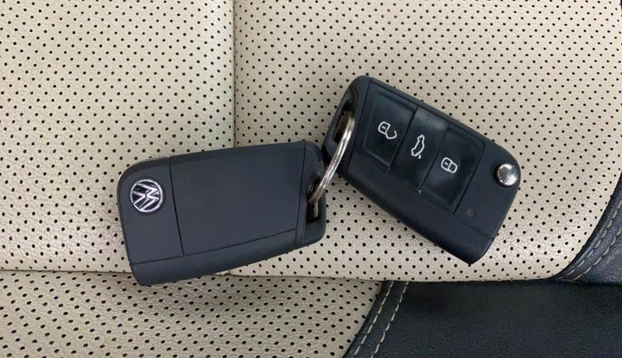 2024 Volkswagen VIRTUS TOPLINE TSI 1.0 AT, Petrol, Automatic, 25,122 km, Key Close Up