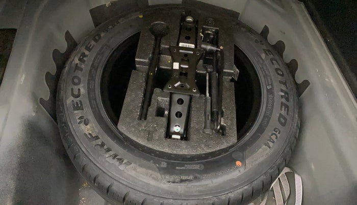 2024 Volkswagen VIRTUS TOPLINE TSI 1.0 AT, Petrol, Automatic, 25,122 km, Spare Tyre