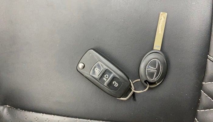 2020 Tata Tiago XZA PLUS PETROL, Petrol, Automatic, 51,073 km, Key Close Up