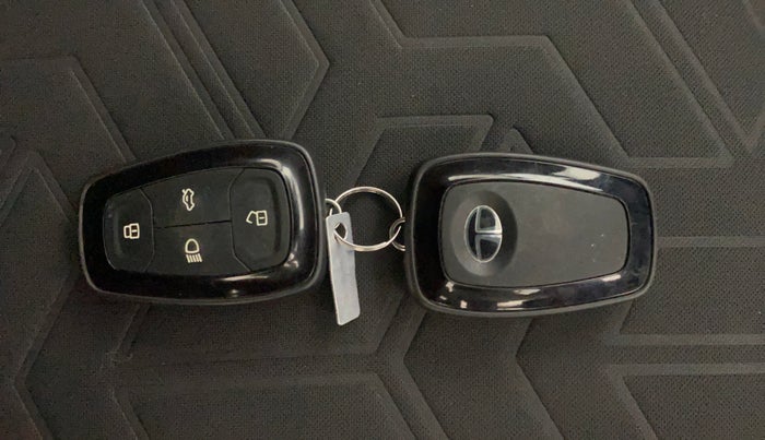 2021 Tata NEXON XZ PLUS PETROL, Petrol, Manual, 19,819 km, Key Close Up