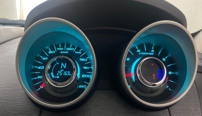 2017 Mahindra XUV500 W6, Diesel, Manual, 25,130 km, Odometer Image