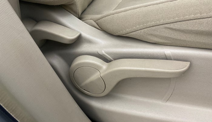 2017 Mahindra XUV500 W6, Diesel, Manual, 25,130 km, Driver Side Adjustment Panel