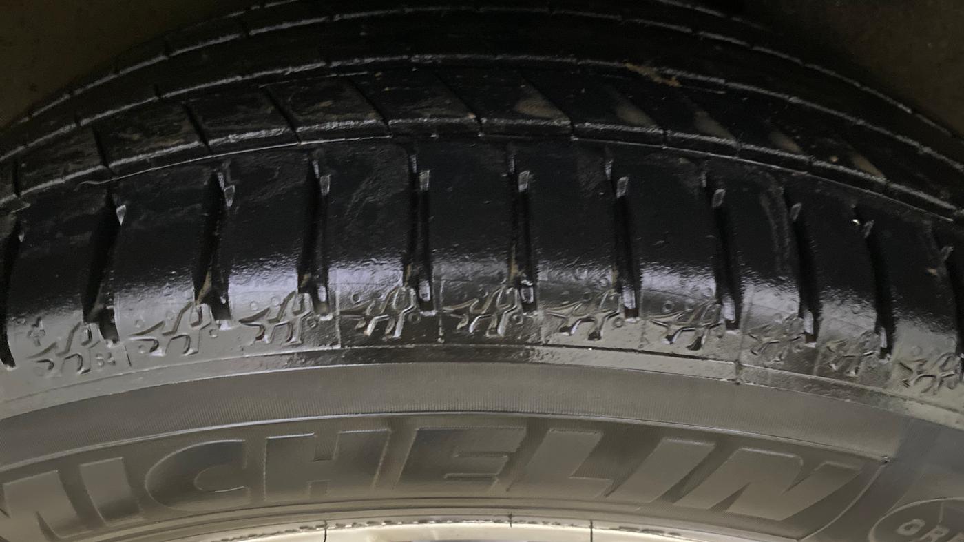 2022 Volkswagen TIGUAN ELEGANCE 2.0 TSI DSG, Petrol, Automatic, 55,240 km, Right Rear Tyre Tread
