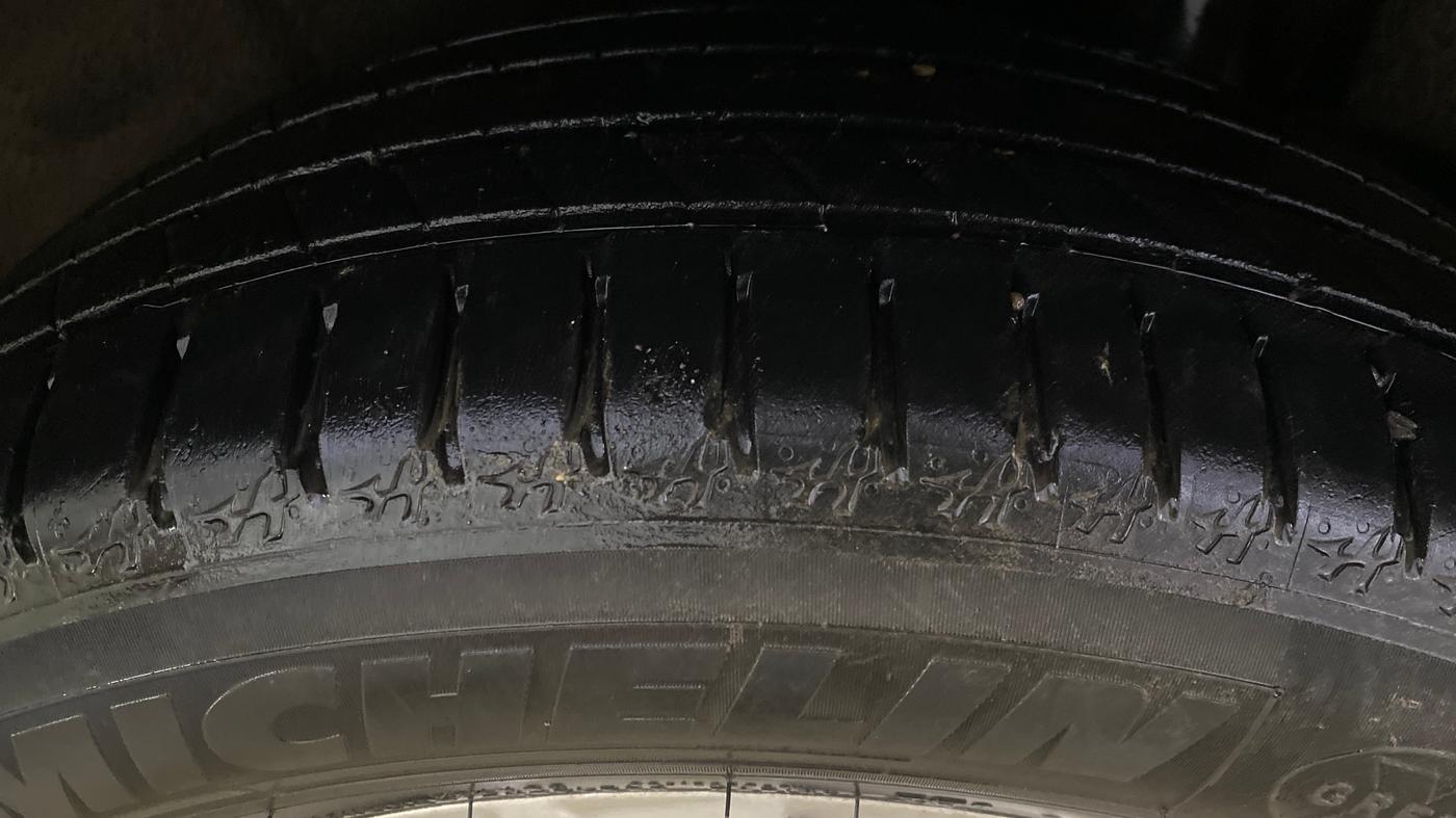 2022 Volkswagen TIGUAN ELEGANCE 2.0 TSI DSG, Petrol, Automatic, 55,240 km, Left Rear Tyre Tread