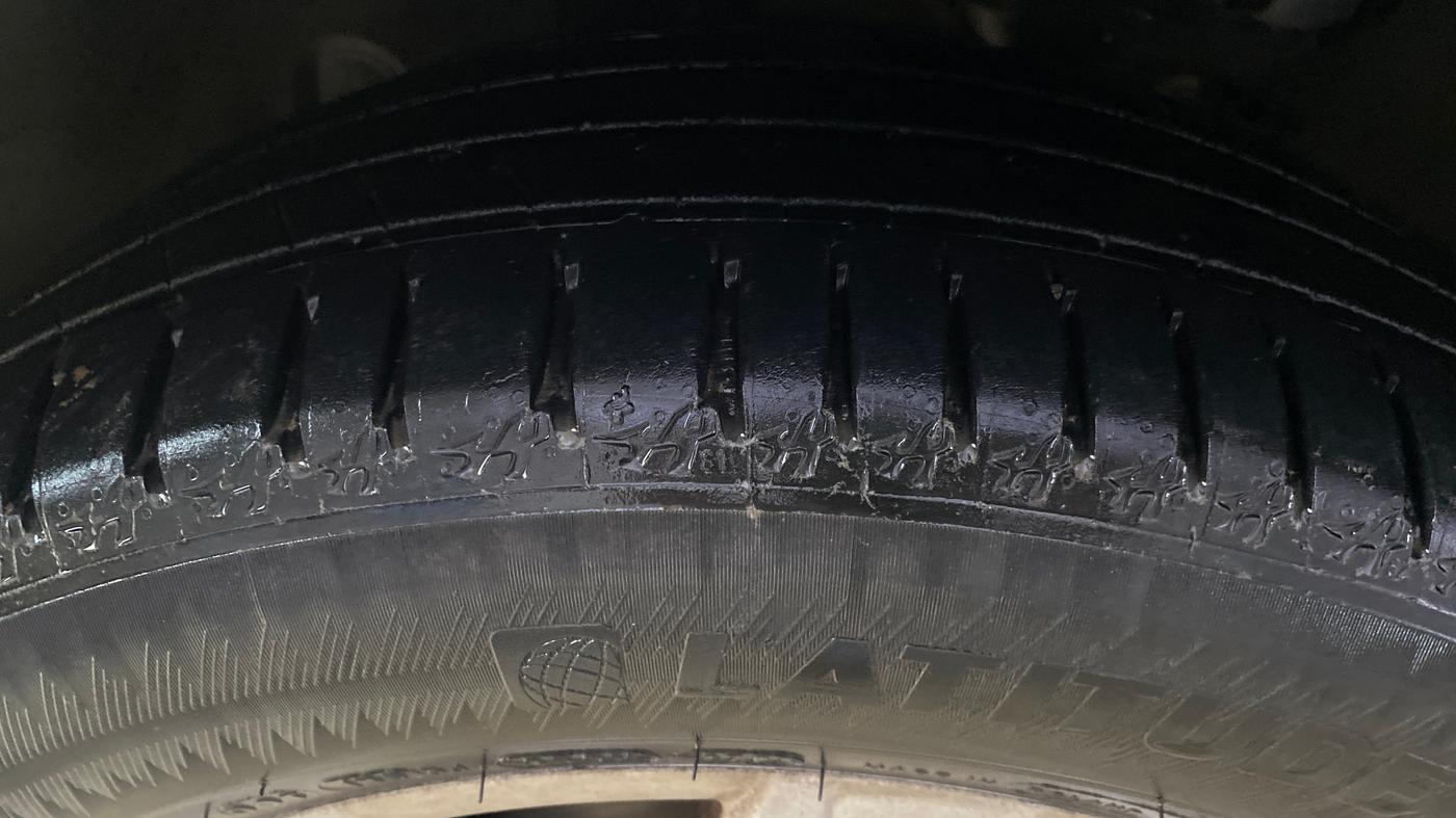 2022 Volkswagen TIGUAN ELEGANCE 2.0 TSI DSG, Petrol, Automatic, 55,240 km, Left Front Tyre Tread