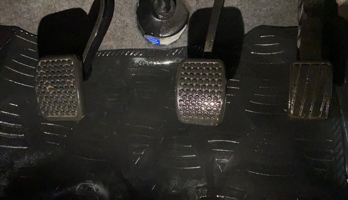 2021 Maruti Eeco 5 STR WITH A/C+HTR, Petrol, Manual, 22,322 km, Pedals