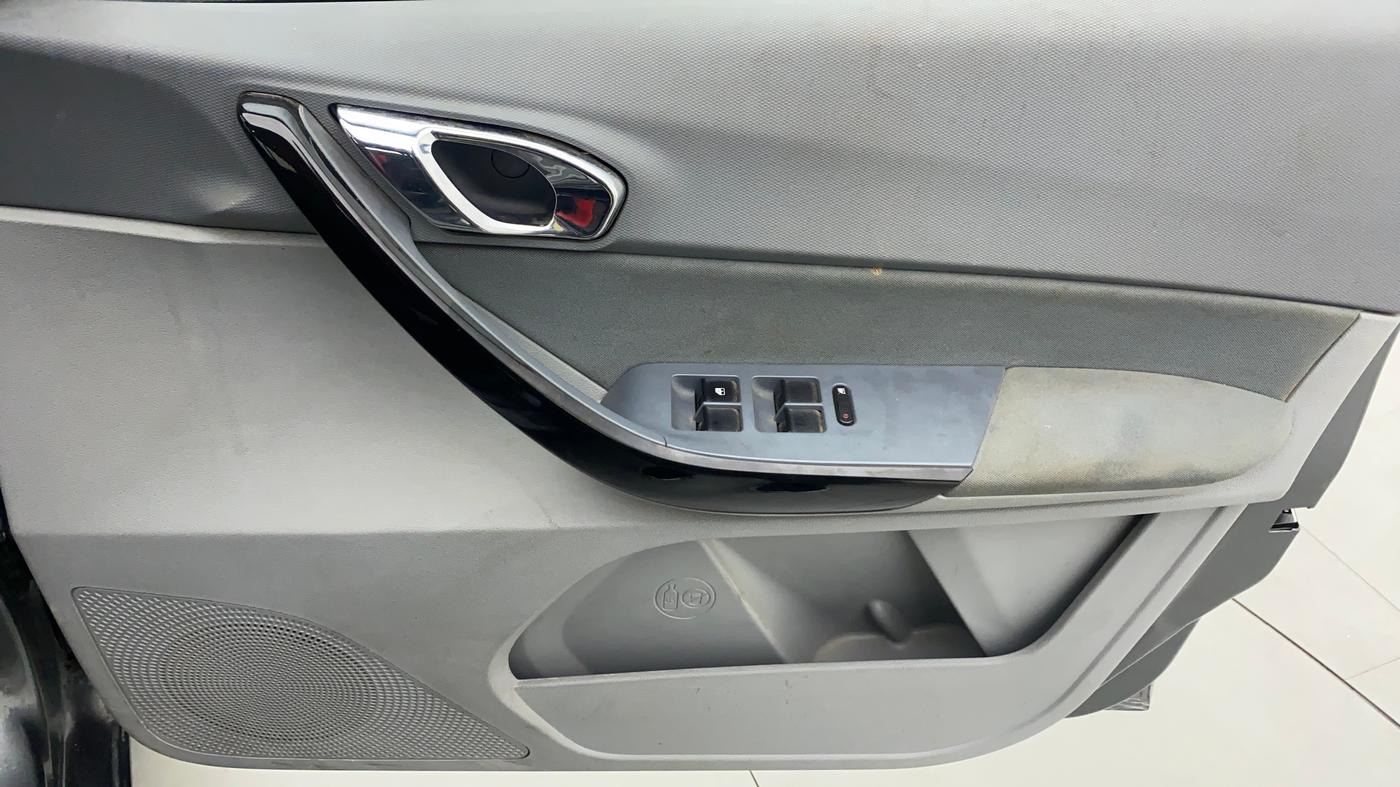 2020 Tata TIGOR XZ PLUS 1.2 REVOTRON, Petrol, Manual, 18,102 km, Driver Side Door Panels Control