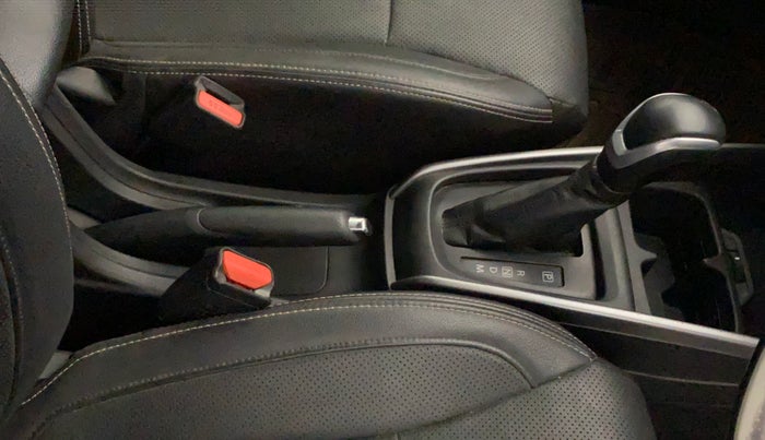 2022 Maruti XL6 ALPHA PLUS AT, Petrol, Automatic, 37,838 km, Gear Lever