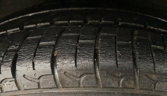 2019 Hyundai NEW SANTRO SPORTZ CNG, CNG, Manual, 20,261 km, Right Rear Tyre Tread