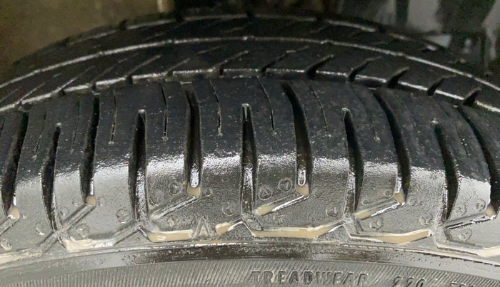 2019 Maruti New Wagon-R 1.0 Lxi (o) cng, CNG, Manual, 92,418 km, Right Front Tyre Tread