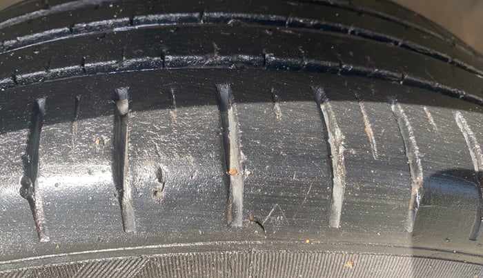 2017 Hyundai Elite i20 ASTA 1.2, Petrol, Manual, 91,027 km, Left Front Tyre Tread