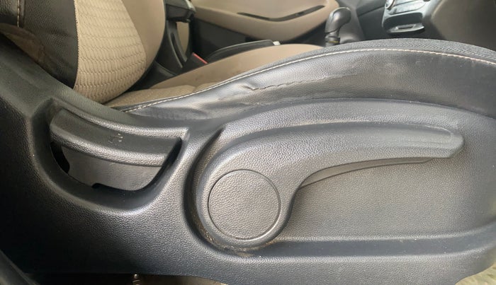 2017 Hyundai Elite i20 ASTA 1.2, Petrol, Manual, 91,027 km, Driver Side Adjustment Panel