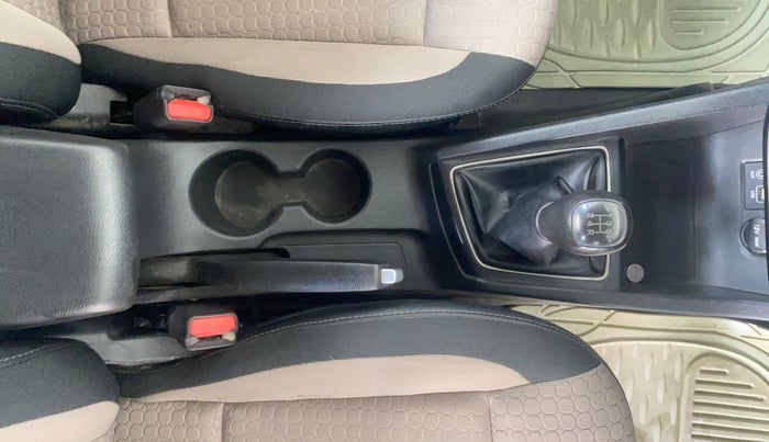 2017 Hyundai Elite i20 ASTA 1.2, Petrol, Manual, 91,027 km, Gear Lever