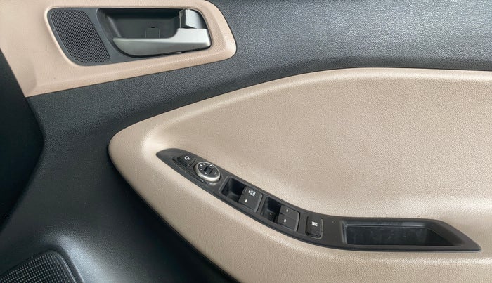 2017 Hyundai Elite i20 ASTA 1.2, Petrol, Manual, 91,027 km, Driver Side Door Panels Control