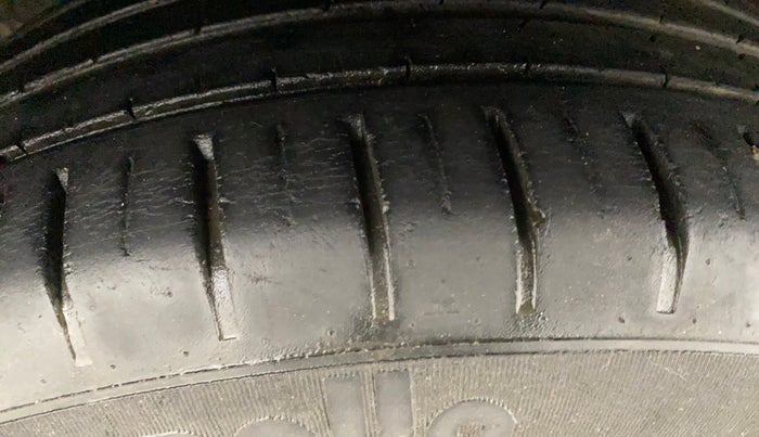 2020 Tata ALTROZ XZ PETROL, Petrol, Manual, 87,380 km, Left Front Tyre Tread